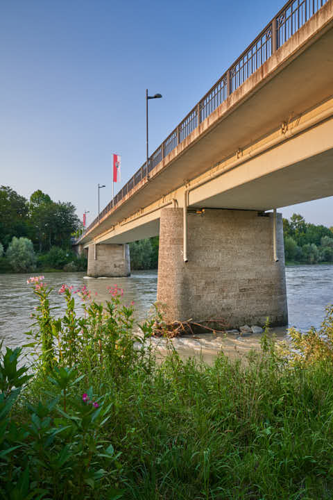 Gemeinde Hochburg-Ach Bezirk Braunau Salzachbrücke Ach - Burghausen (Dirschl Johann) Österreich BR